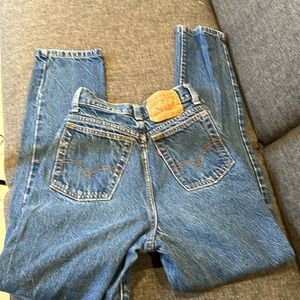 Vintage 90s Levis high rise Tapered Leg Misses size 6 High Waist Jeans